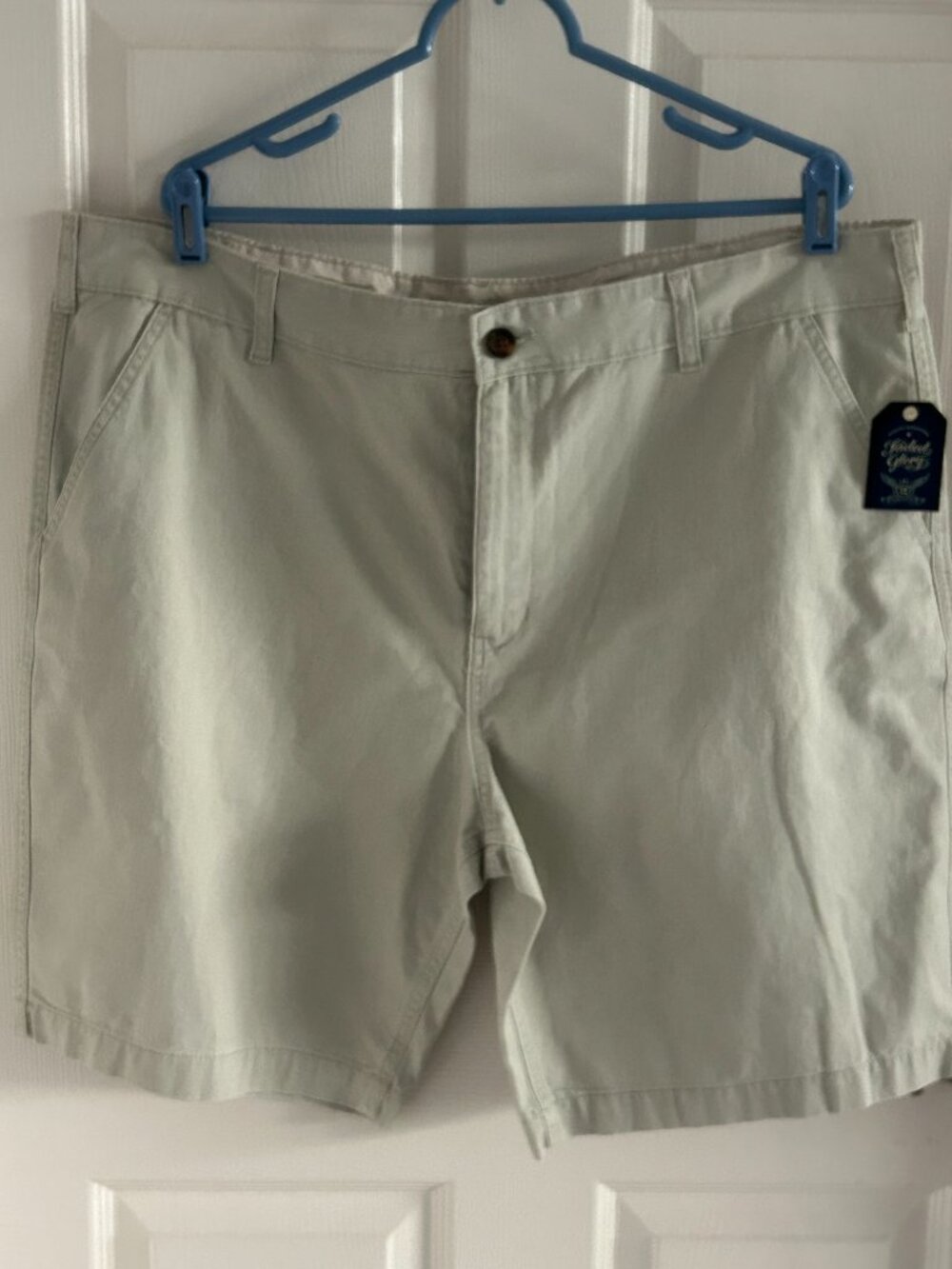 New with Tags Men’s Faded Glory Khaki Shorts Size 42